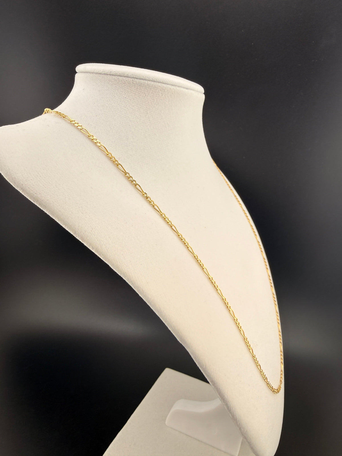 10K Solid Gold Italian Figaro Necklace – 2.4 mm / 22 in