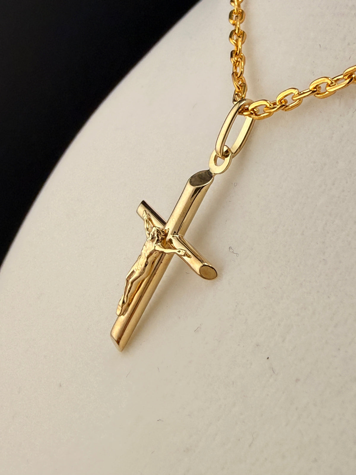 10K Solid Gold Jesus on Cross Pendant detail view