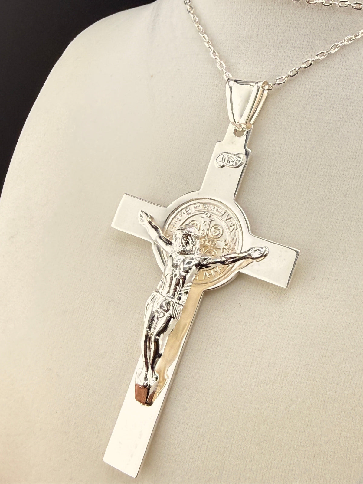 .925 Sterling Silver Jesus on the Cross Pendant – 4.5 Inch detail view