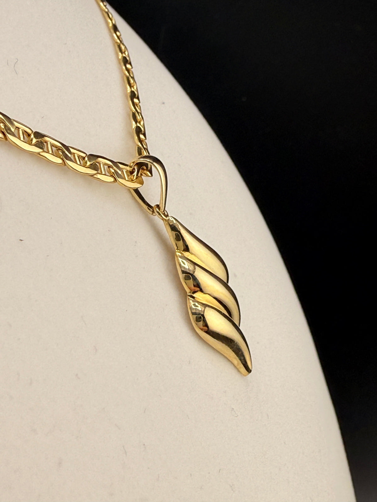10K Solid Gold Twisted Pendant – 1.7g Diamond-Cut Twisted Gold Pendant | Wholesale Price Jewelry alternate product view