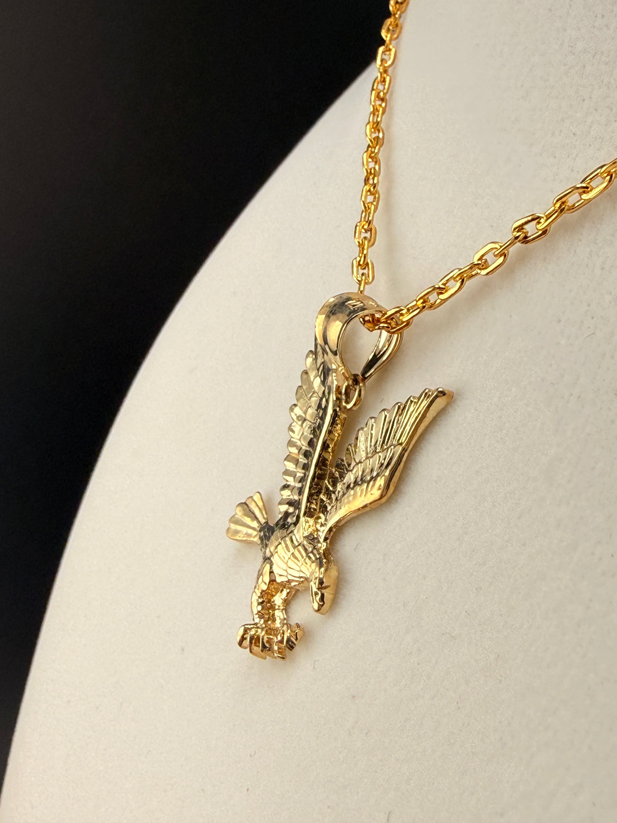 14k Gold Eagle pendant detail view