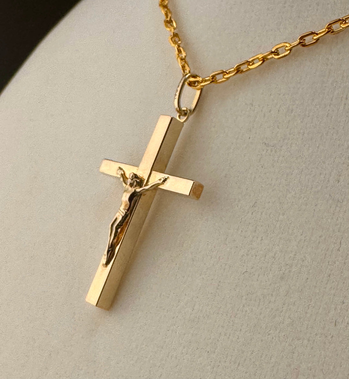 10K Solid Gold Jesus on Cross Pendant detail view