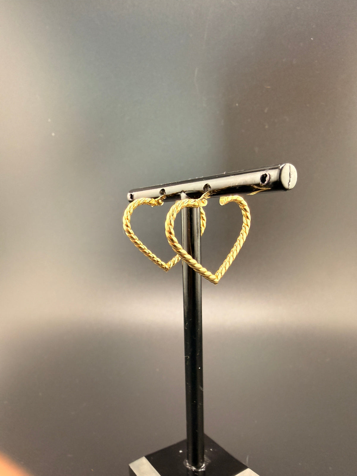 14K Solid Gold Heart Hoop Earrings – Lightweight Diamond-Cut Heart Hoops (1.53g) | Jewelry Connect Wholesale Price detail view