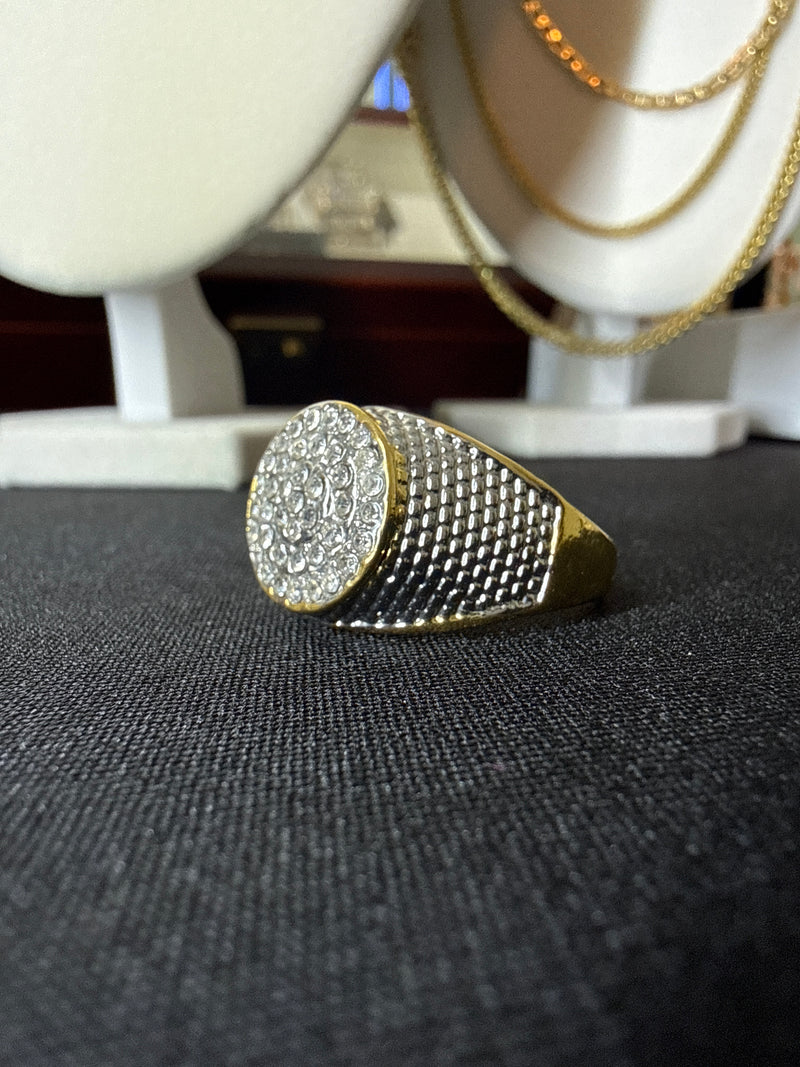 Stainless ring with CZ diamonds - 11.5