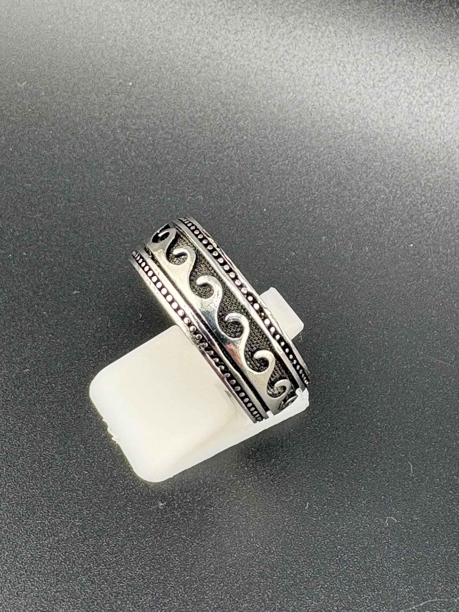 .925 Sterling Silver Tidal Wave Band – Size 11 – 7.1g detail view