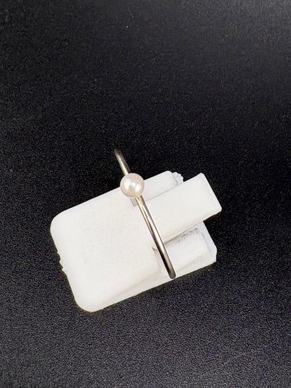 .925 Sterling Silver Small Pearl Ring – 0.52g