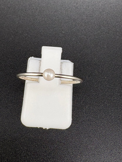 .925 Sterling Silver Small Pearl Ring – 0.52g