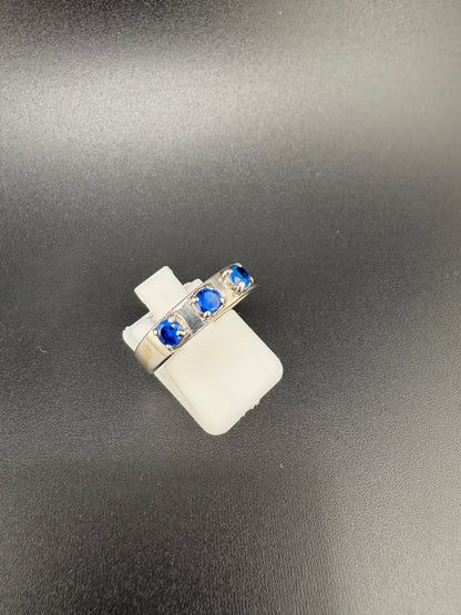 925 Sterling Silver Ring with 3 Blue CZ Stones – Size 7