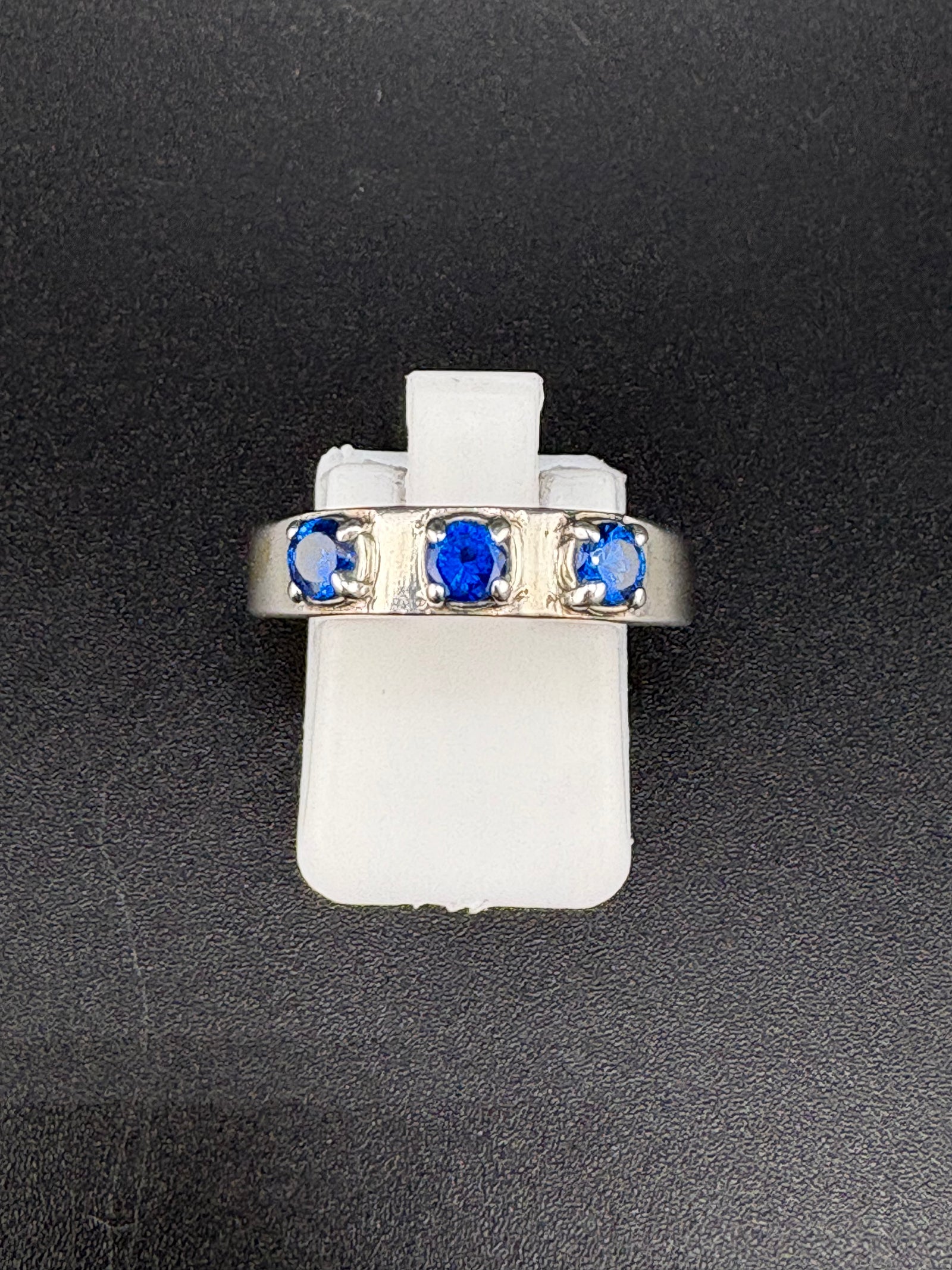 925 Sterling Silver Ring with 3 Blue CZ Stones – Size 7 alternate product view