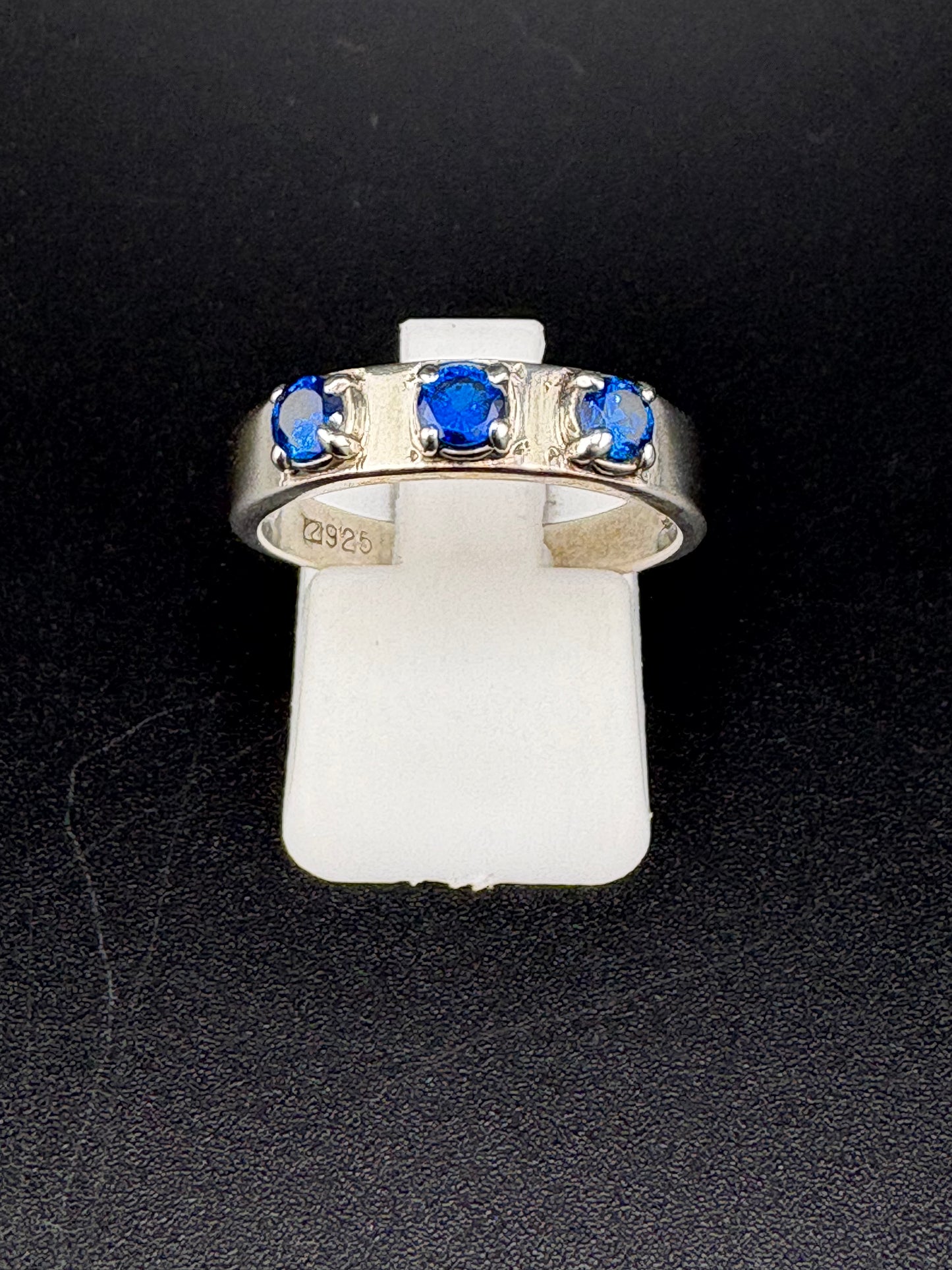 925 Sterling Silver Ring with 3 Blue CZ Stones – Size 7