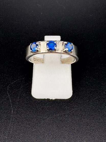 925 Sterling Silver Ring with 3 Blue CZ Stones – Size 7