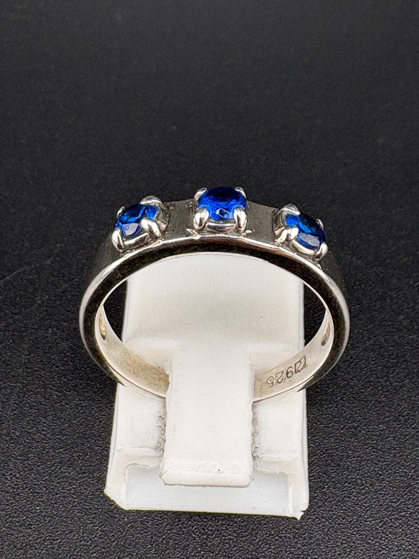 925 Sterling Silver Ring with 3 Blue CZ Stones – Size 7