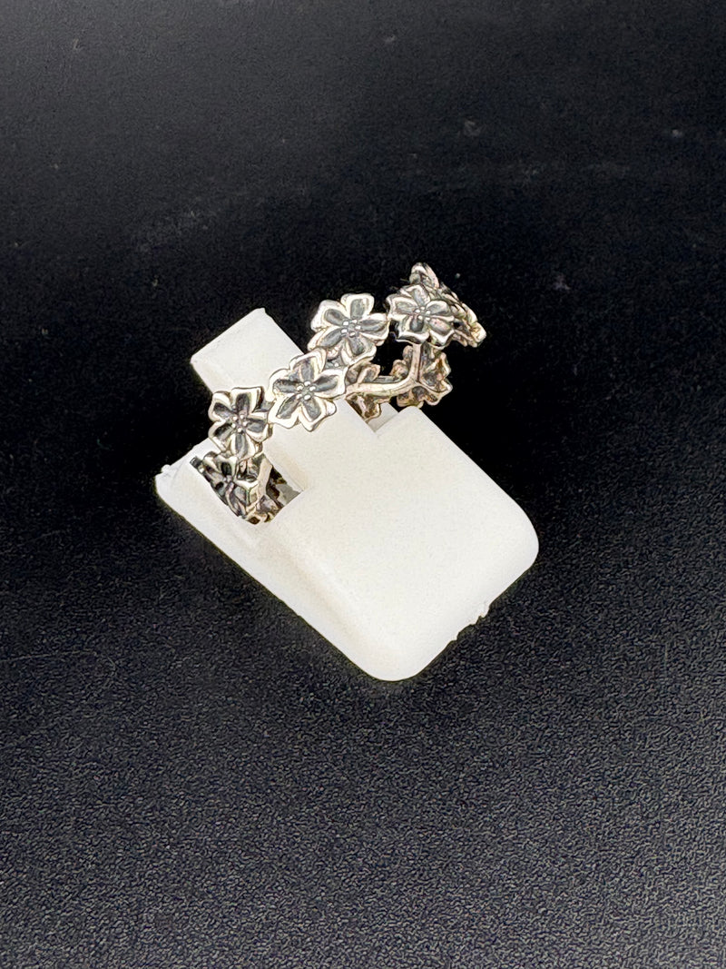.925 Sterling Silver Flower Band Ring – 2g