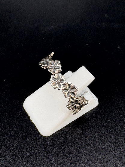 .925 Sterling Silver Flower Band Ring – 2g