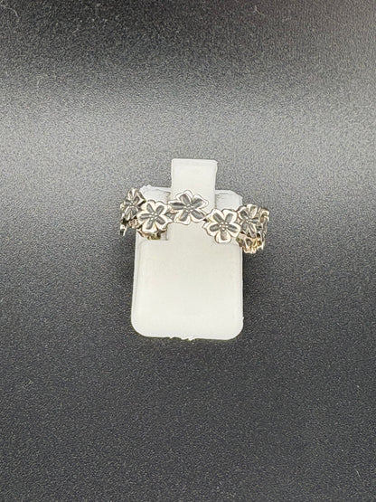.925 Sterling Silver Flower Band Ring – 2g
