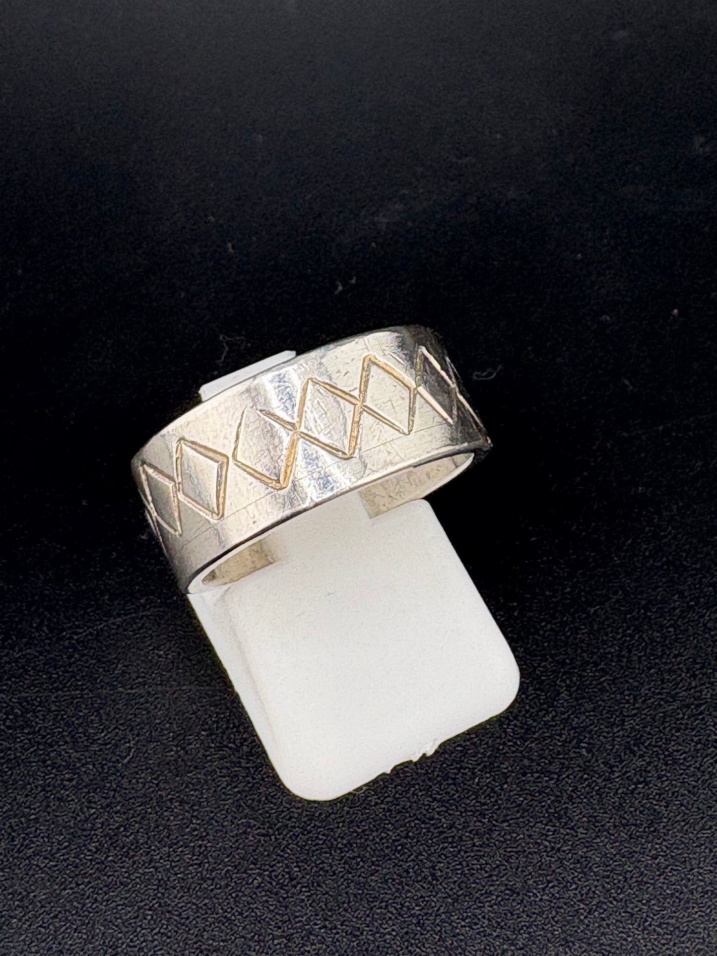 .925 Sterling Silver Textured Band Ring – 6.67g – Size 7