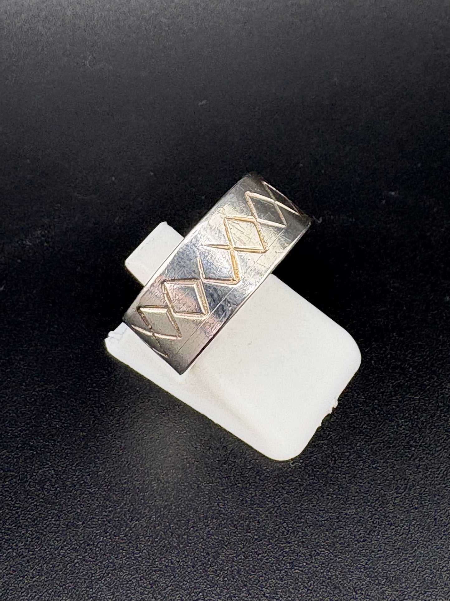 .925 Sterling Silver Textured Band Ring – 6.67g – Size 7