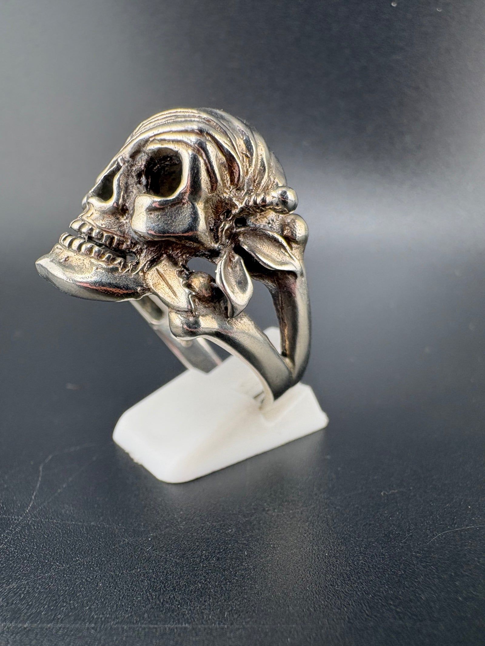.925 Sterling Silver Pirate “One-Eyed Willie” Skull Ring – 15.5g – Size 13.5 alternate product view