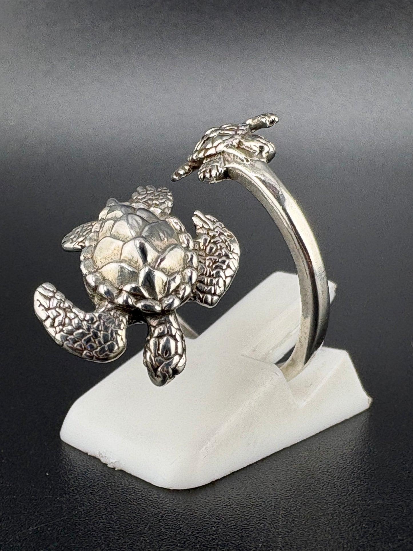 .925 Sterling Silver Two Turtle Ring – 4g – Size 7 Adjustable