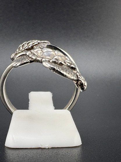 .925 Sterling Silver Two Turtle Ring – 4g – Size 7 Adjustable