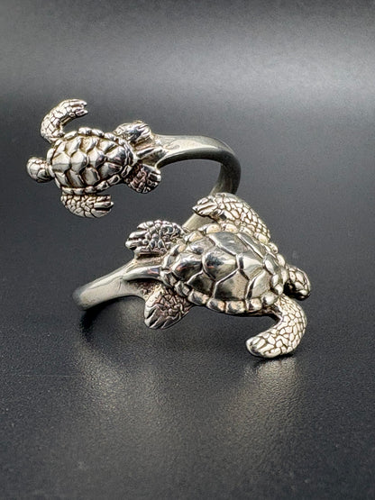 .925 Sterling Silver Two Turtle Ring – 4g – Size 7 Adjustable