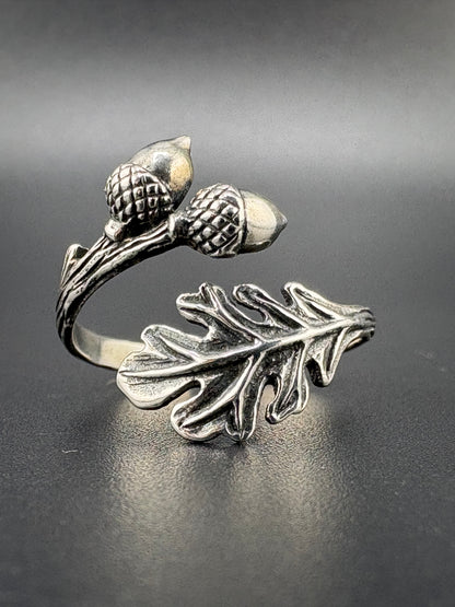 .925 Sterling Silver Acorn & Leaf Ring – 2.43g – Size 8 Adjustable