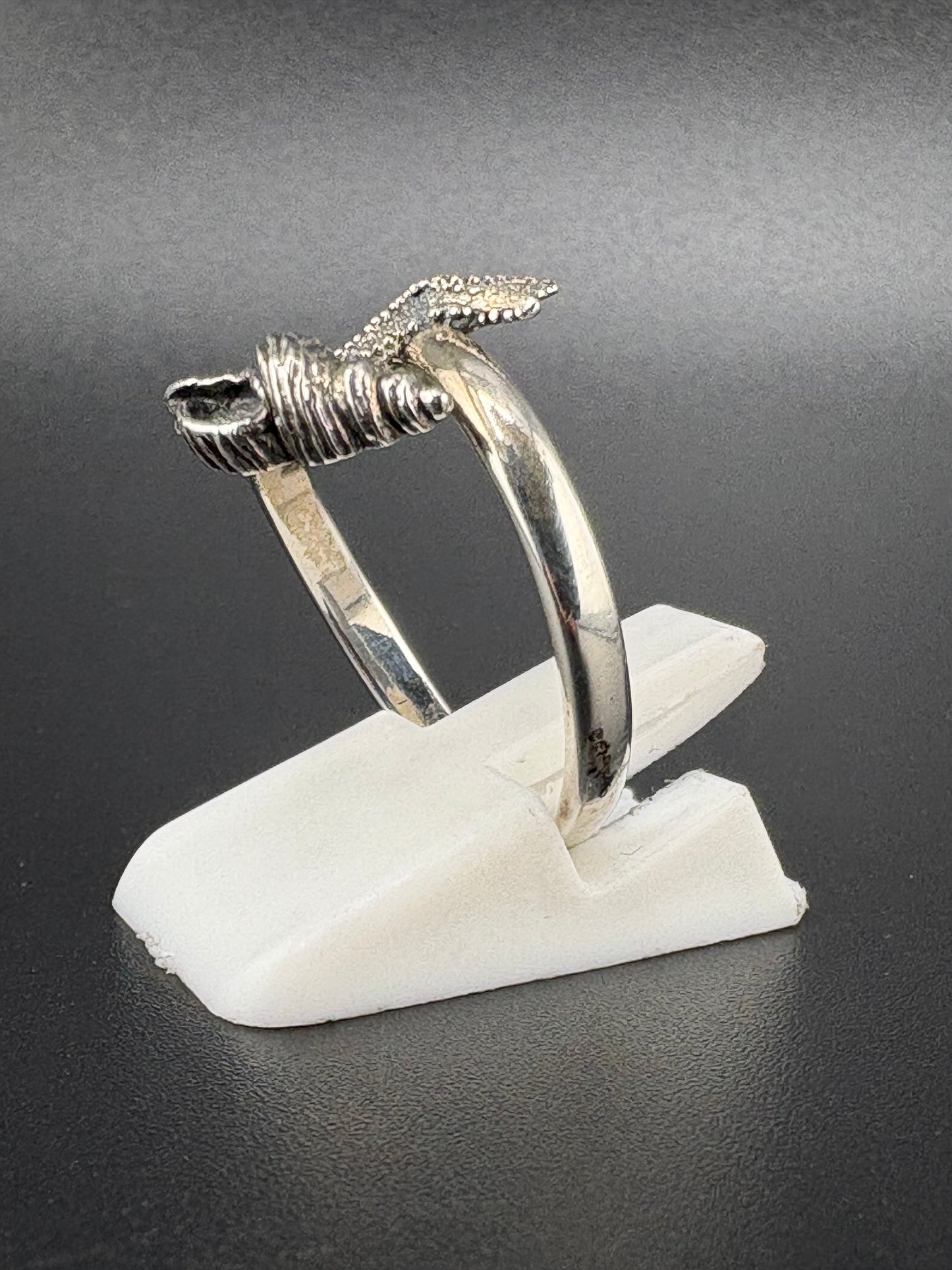 .925 Sterling Silver Starfish & Seashell Ring – 2.43g – Size 7 Adjustable