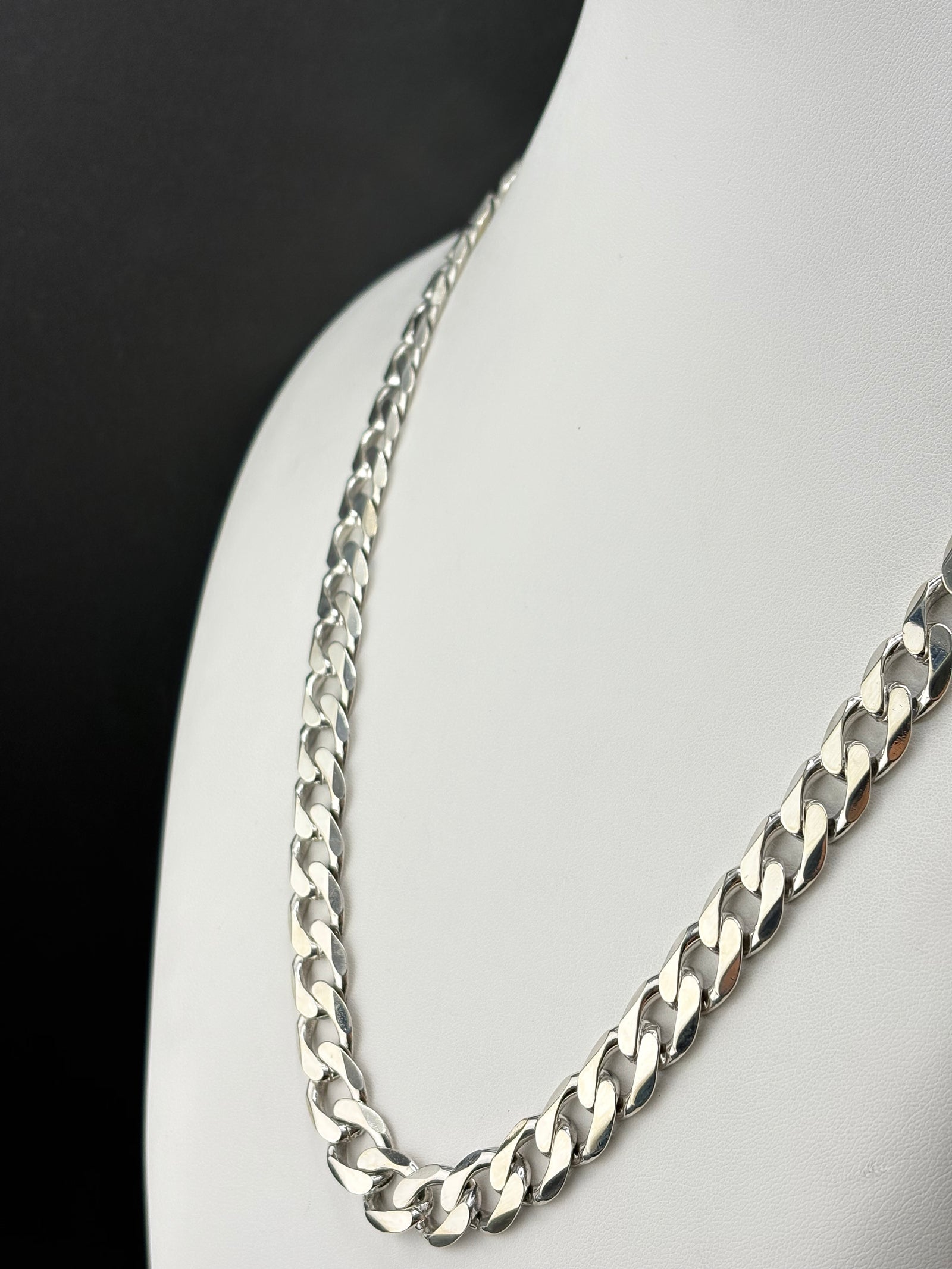 .925 Sterling Silver Curb Chain Necklace – 11.25mm / 23.5" alternate product view