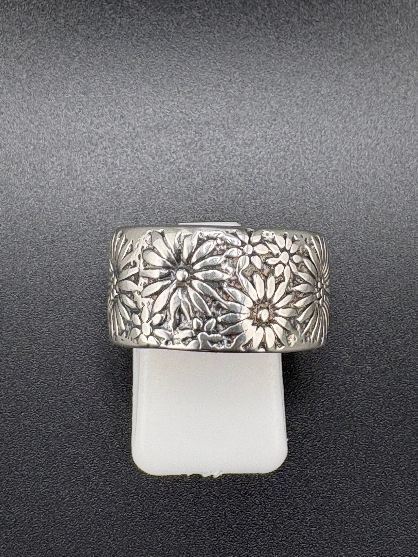 .925 Sterling Silver Flower Power Ring – 9.17g