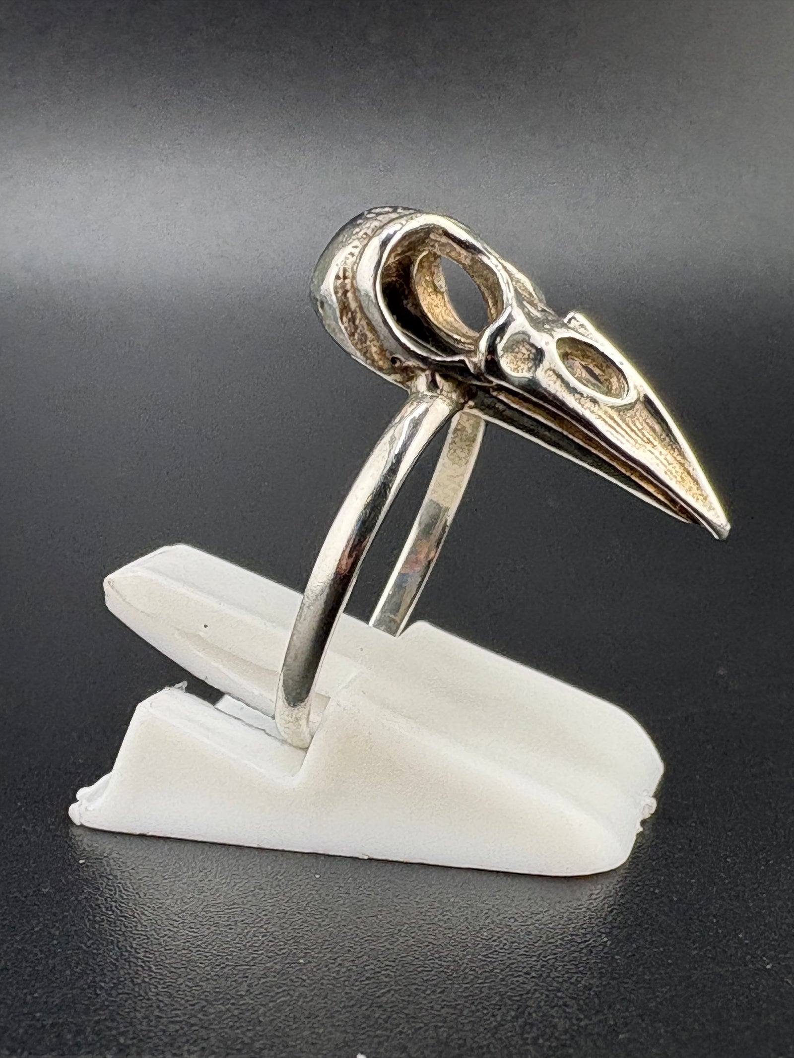 .925 Sterling Silver Crow Skull Ring – 2g detail view