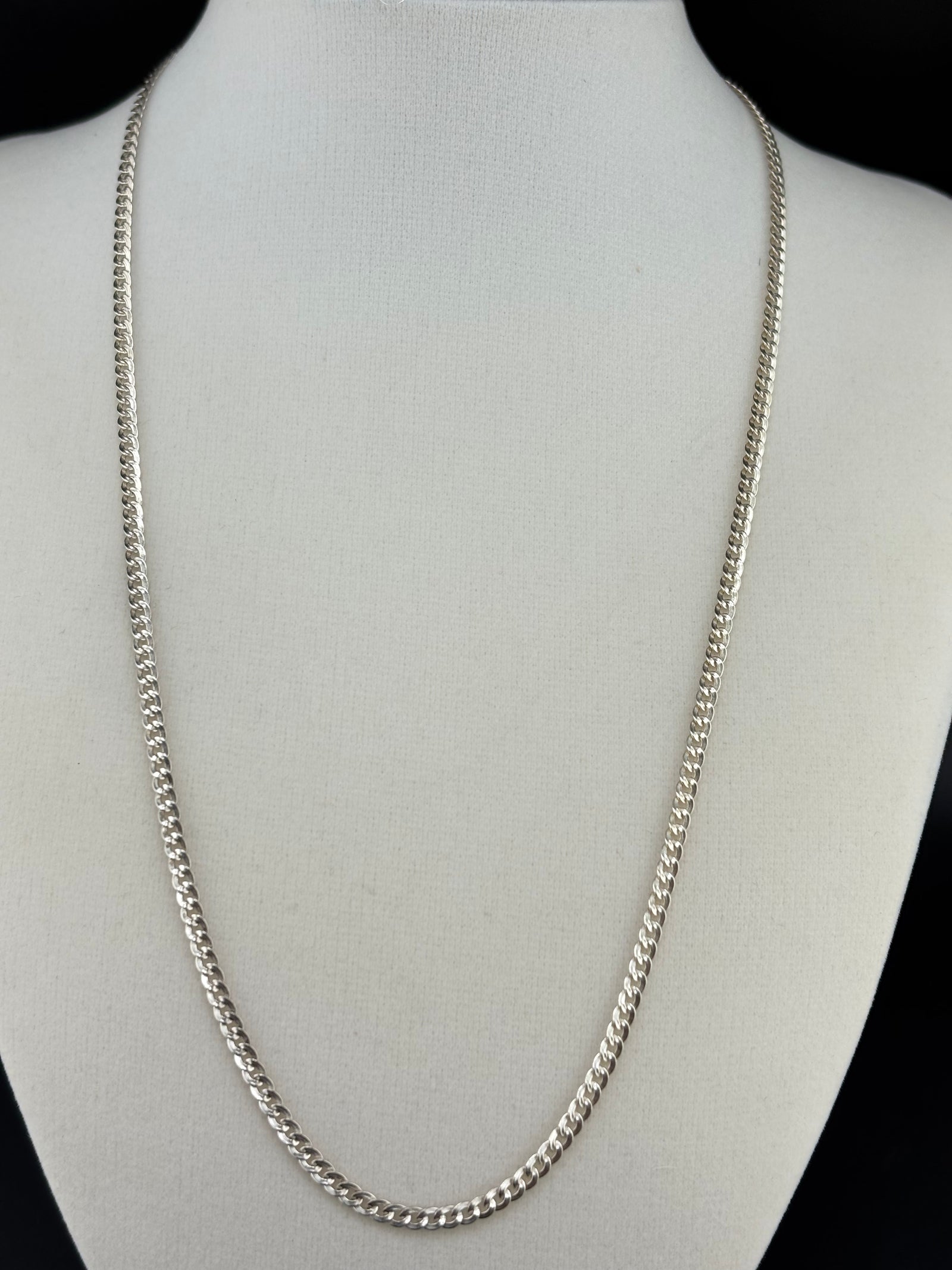 Classic Curb Link Necklace – 3.62mm / 20" detail view