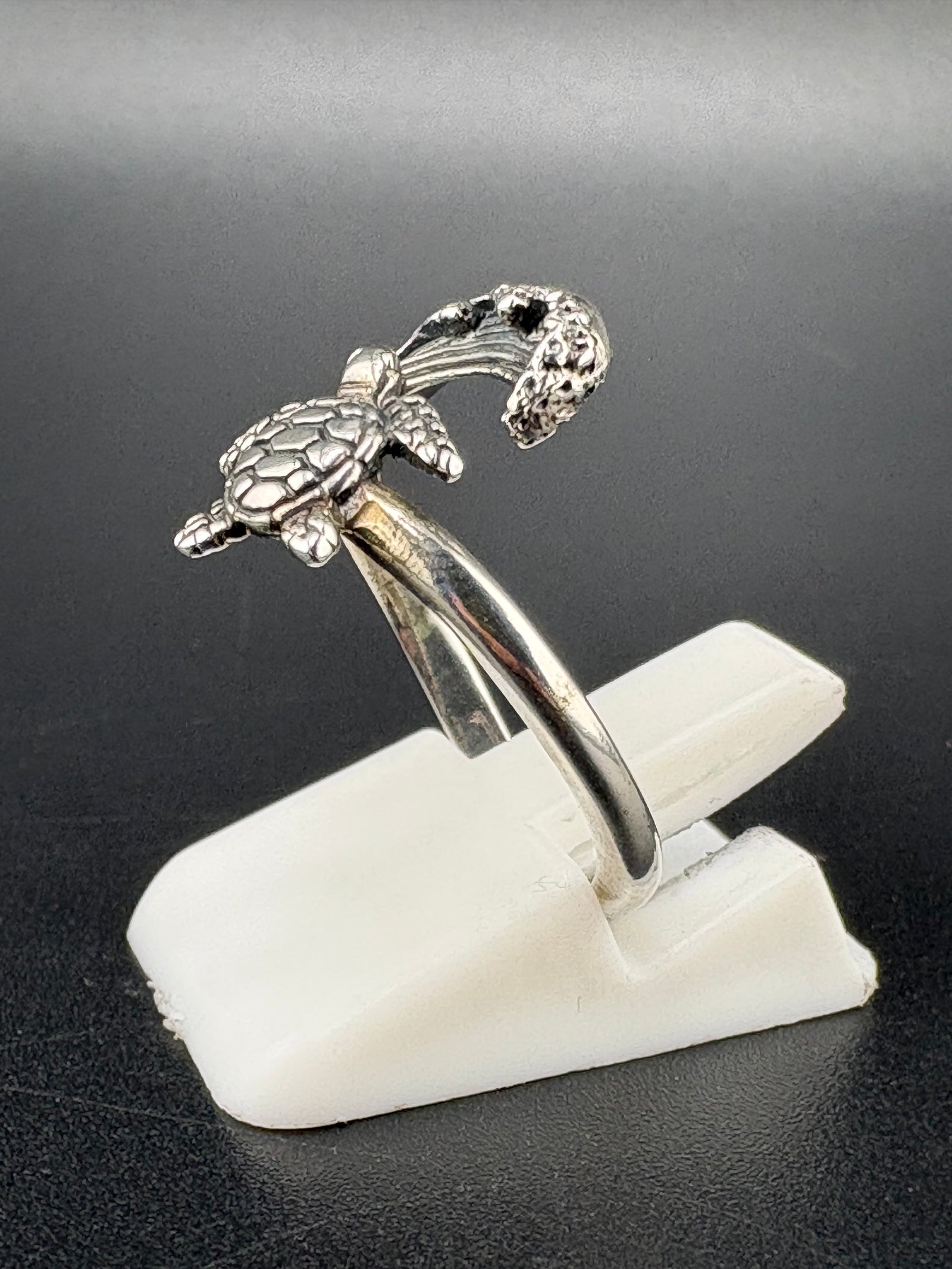.925 Sterling Silver Turtle & Wave Ring – 2.52g – Size 7 alternate product view