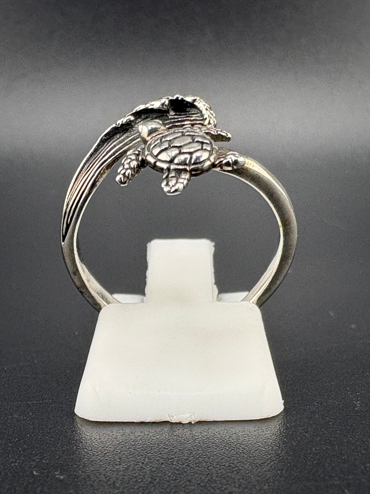 .925 Sterling Silver Turtle & Wave Ring – 2.52g – Size 7