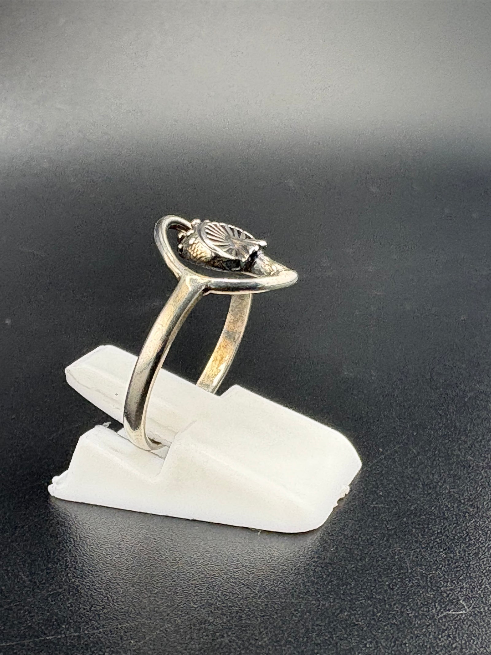 .925 Sterling Silver Mushroom Ring – 1.75g – Size 6 detail view