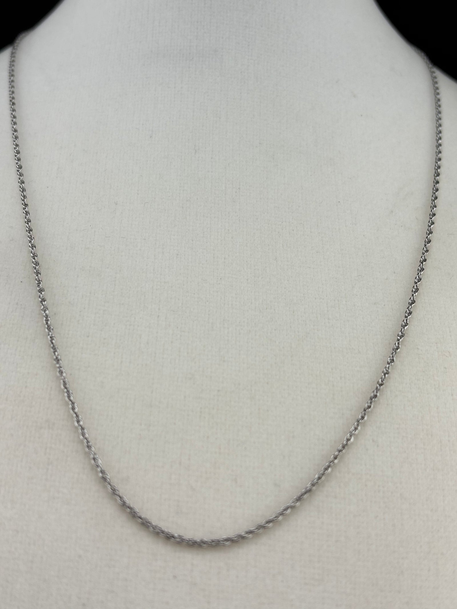 .925 Sterling Silver Rope Chain Necklace – 1.22mm / 18" detail view