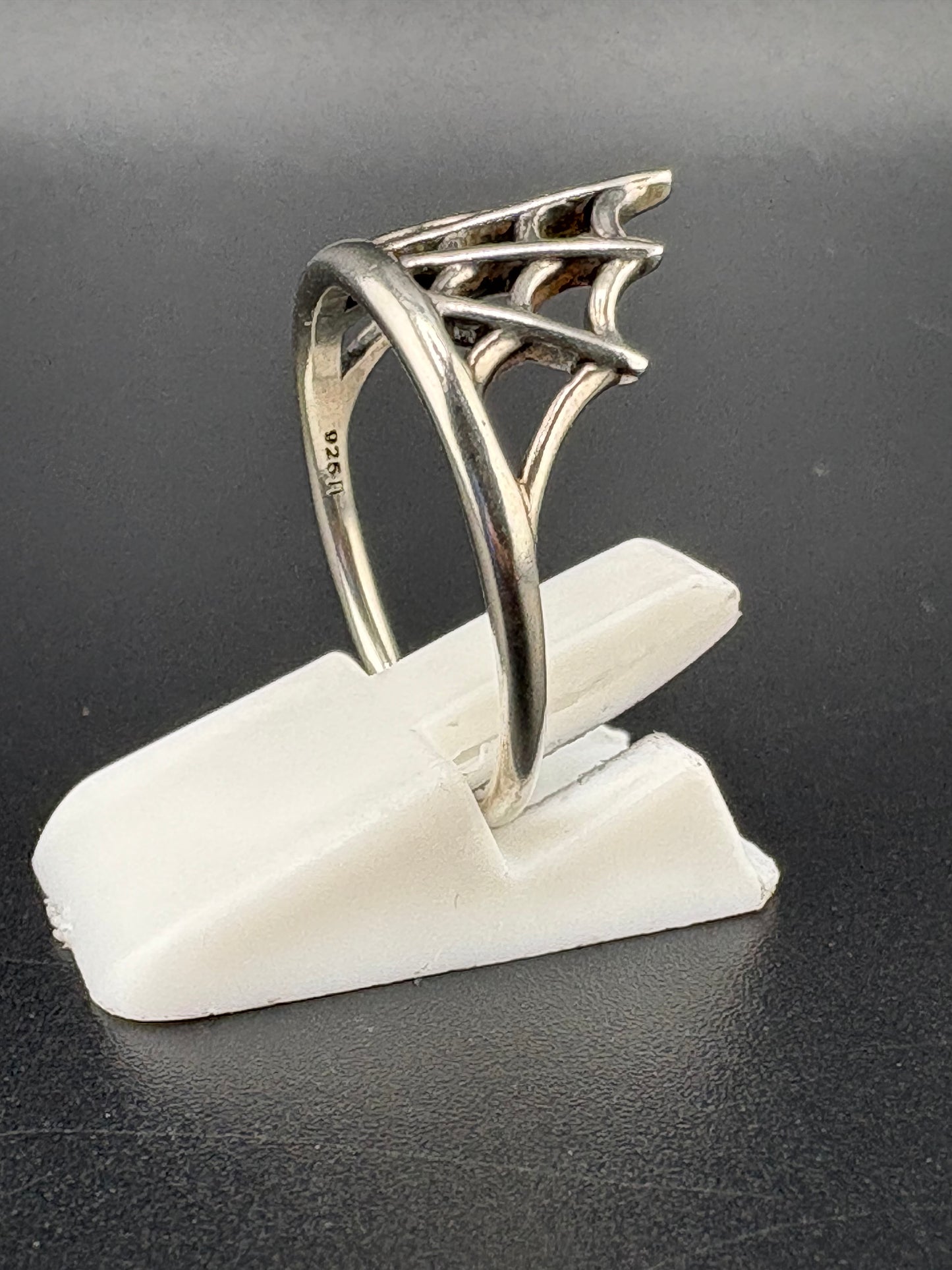 .925 Sterling Silver Spider Web Tiara Ring – 2.17g – Size 7.25