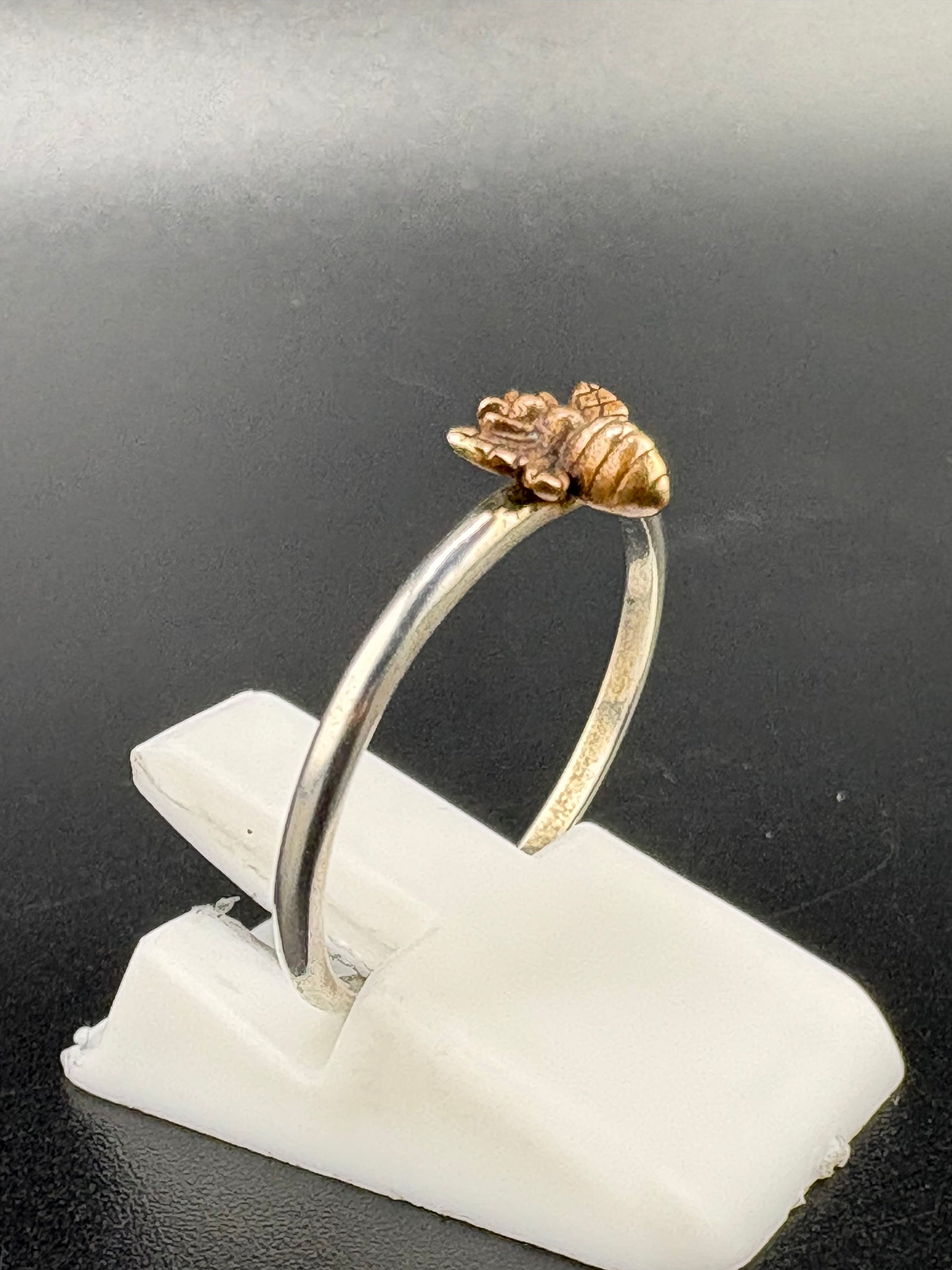 .925 Sterling Silver Bumblebee Ring – 1g – Size 7 detail view
