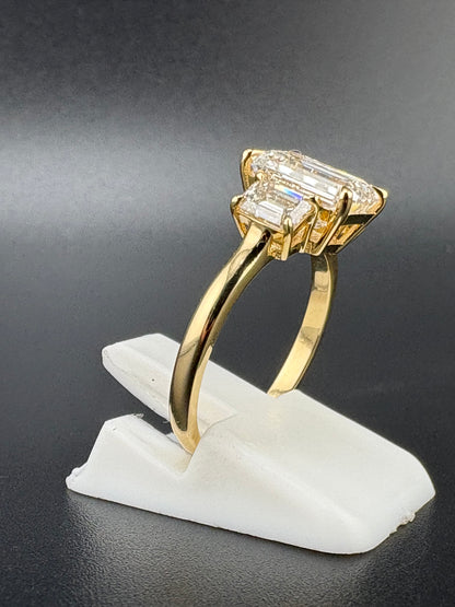 14K Solid Gold 2.02 CTW Emerald Cut Ring – Size 5.75