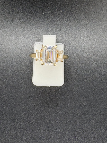 14K Solid Gold 2.02 CTW Emerald Cut Ring – Size 5.75