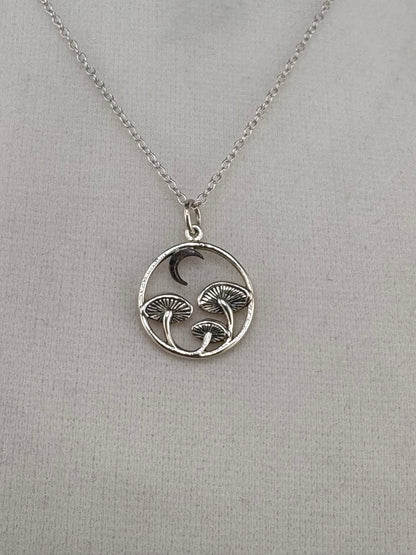 .925 Sterling Silver Mushroom & Moon Pendant – 15.47mm / 1.5"