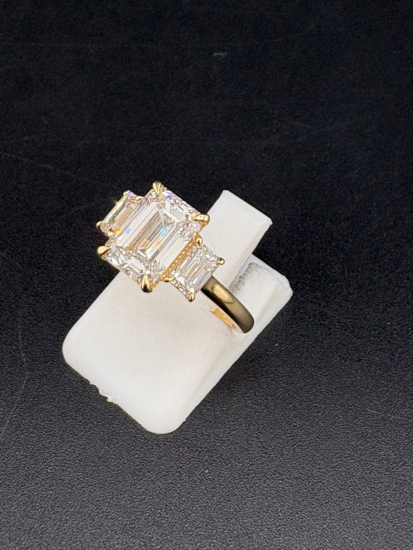 14K Solid Gold 2.02 CTW Emerald Cut Ring – Size 5.75