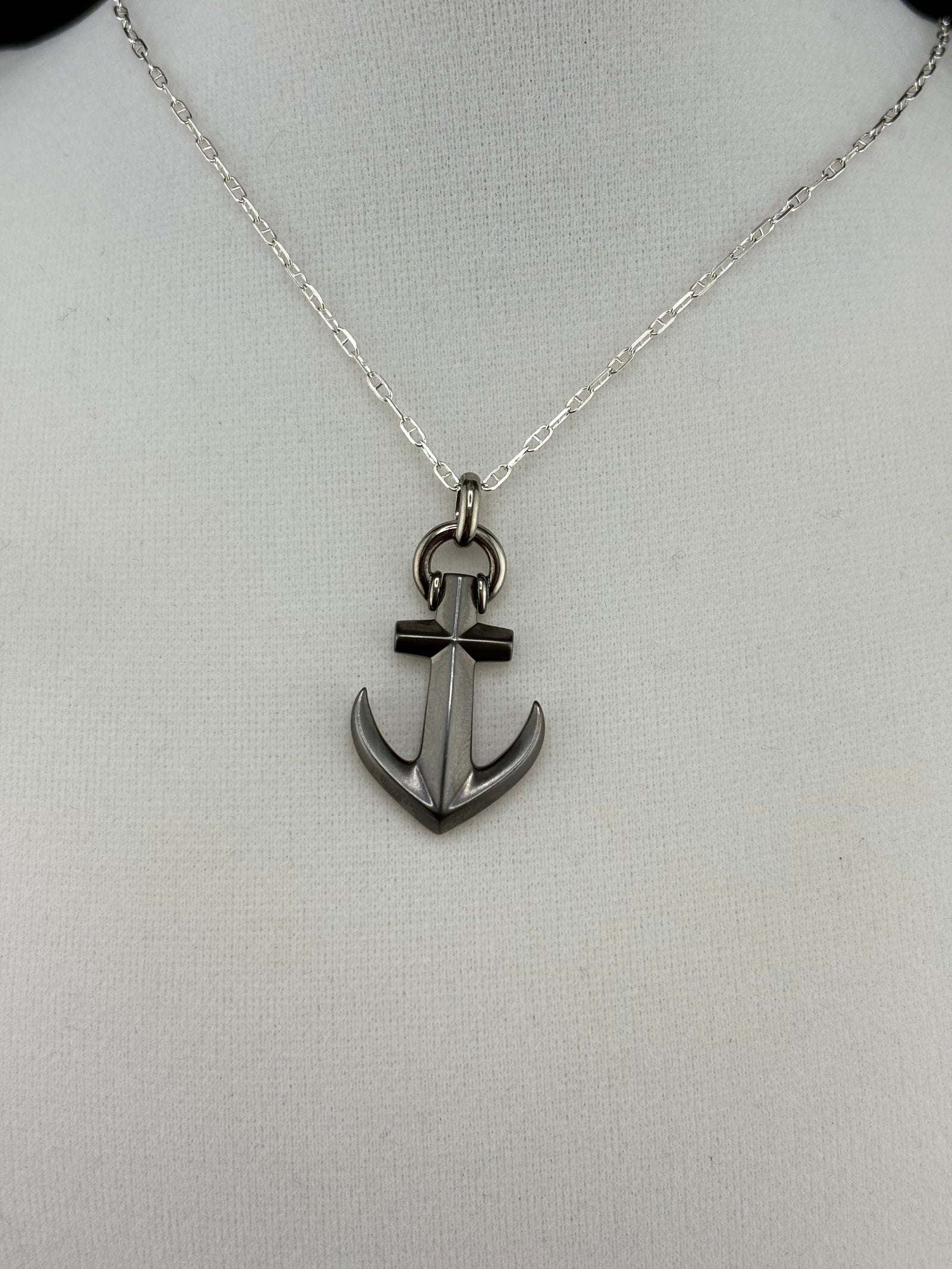 .925 Sterling Silver Anchor Pendant – 20mm / 1.5" detail view
