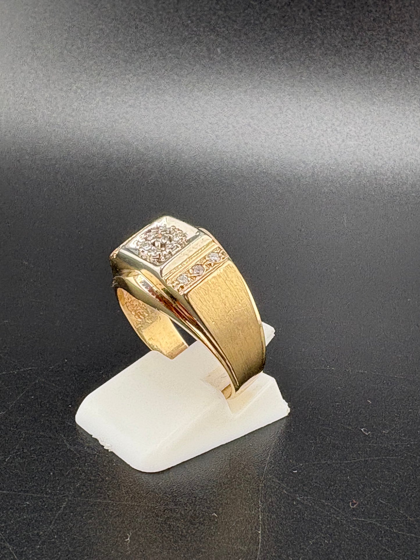 10K Gold Diamond Ring – 1 CTW - 4.6g / Size 8
