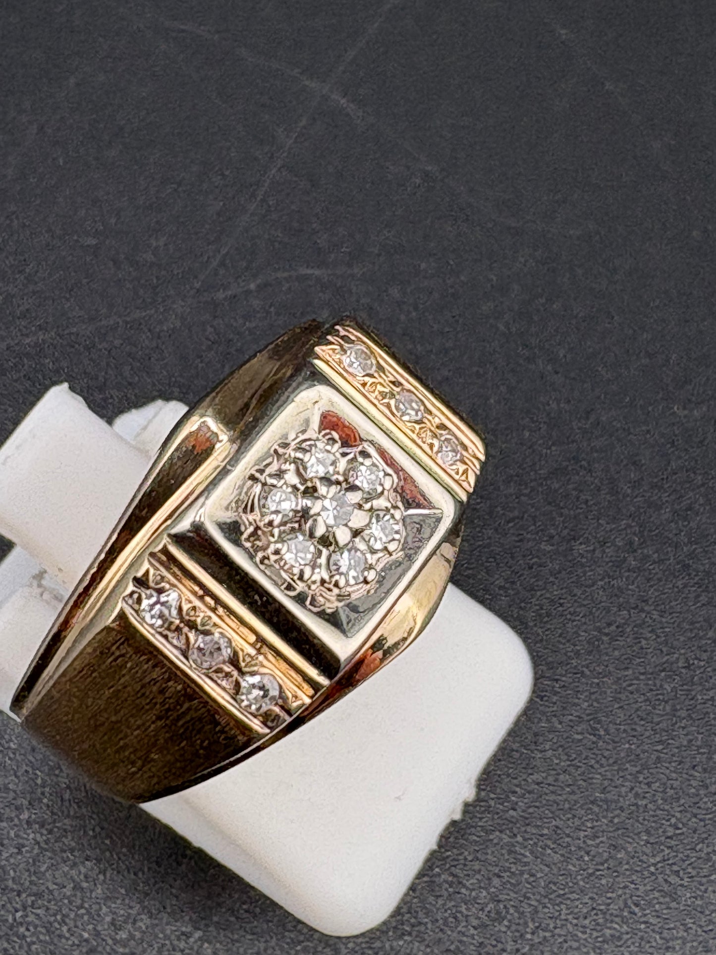 10K Gold Diamond Ring – 1 CTW - 4.6g / Size 8