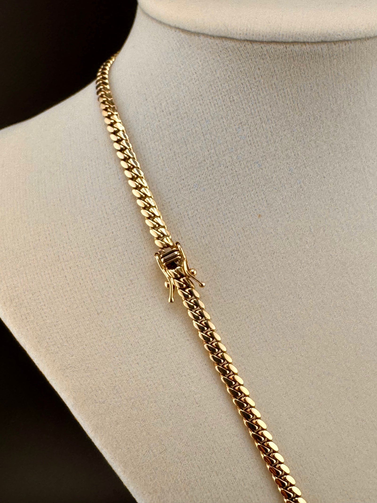 14K Solid Gold Cuban Link Chain — 4 MM / 22 in alternate product view
