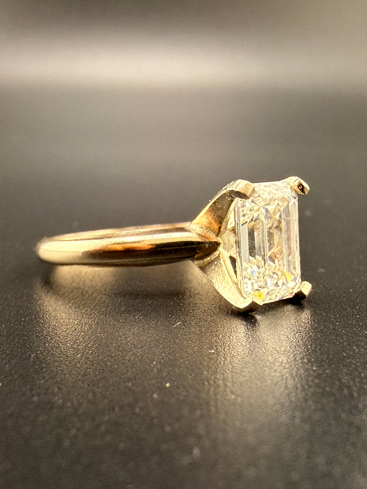 womens 14k white gold Lab grown solitare detail view