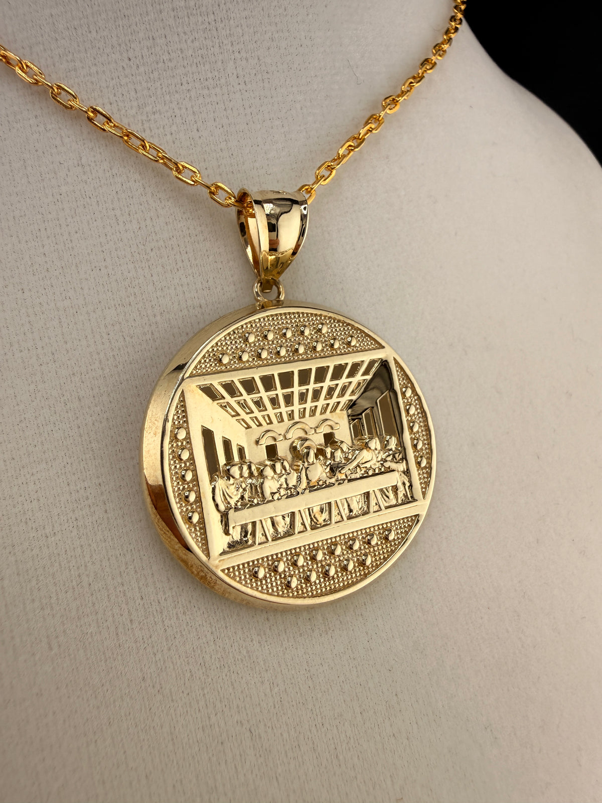 10K Solid Gold “The Last Supper” Pendant detail view