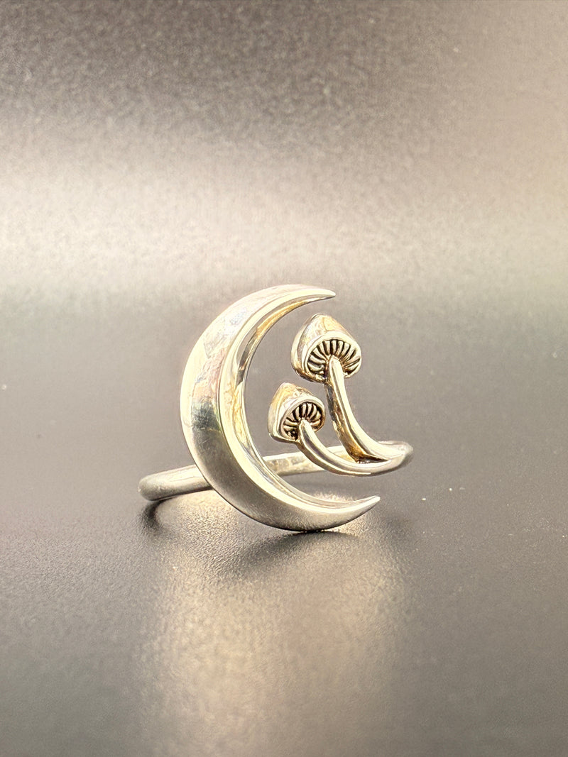 Sterling Silver Crescent Moon Mushroom Ring - 8