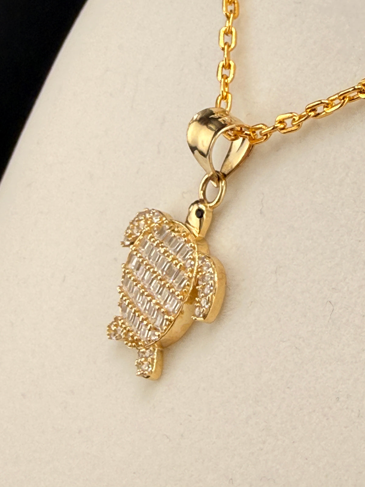 14K Gold CZ Diamond Turtle Pendant detail view