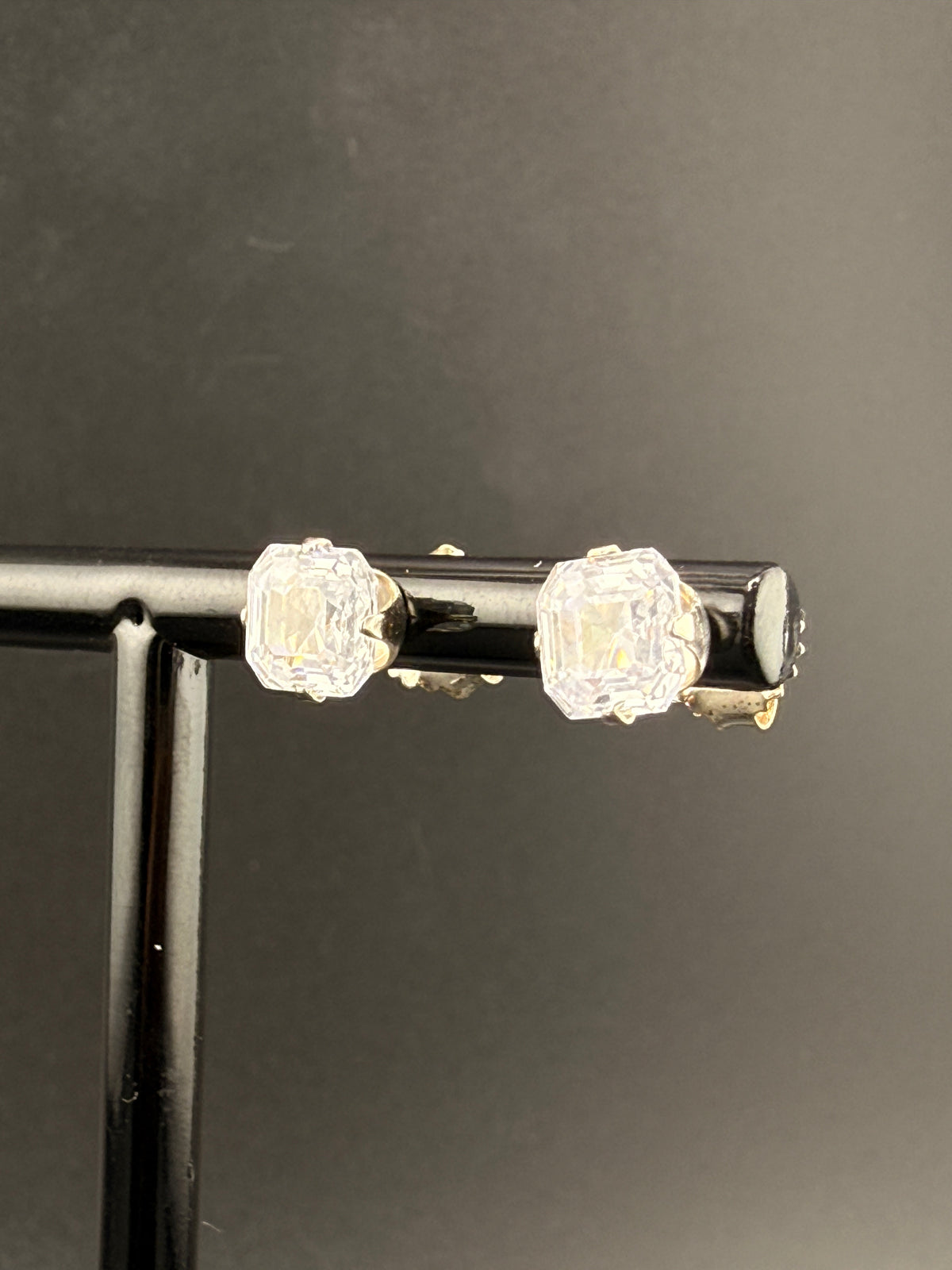 925 Sterling Silver 1 CT CZ Diamond Stud Earrings detail view